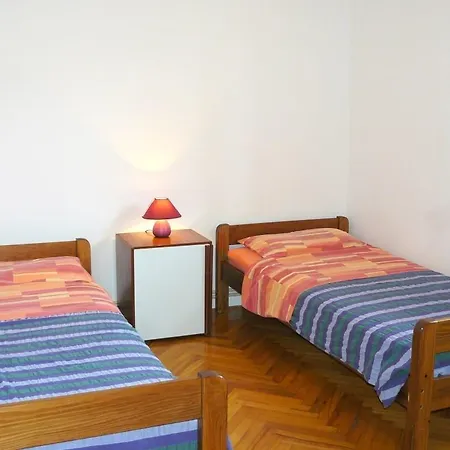 Two-bedroom In Novigrad I *