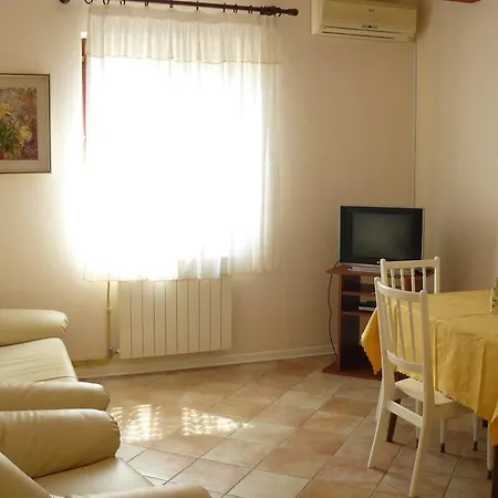 Two-bedroom In Novigrad I * Novigrad Istria
