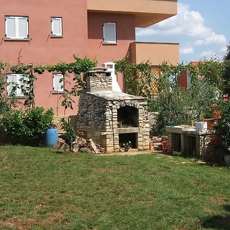 Two-bedroom In Novigrad I *