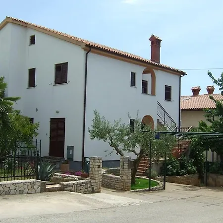 Two-bedroom In Novigrad I Apartmán *