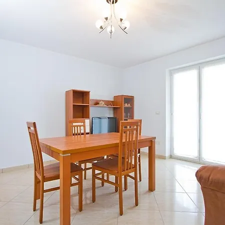 Apartmán Two-bedroom In Novigrad I *
